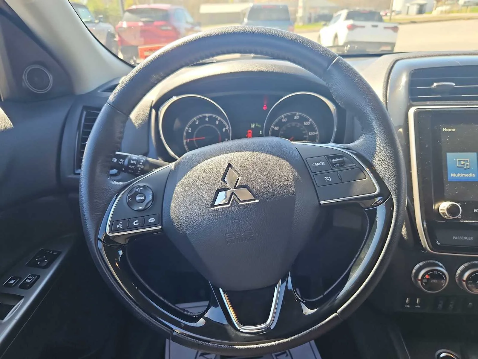 Used 2024 Labrador Black Pearl Mitsubishi SE image 16