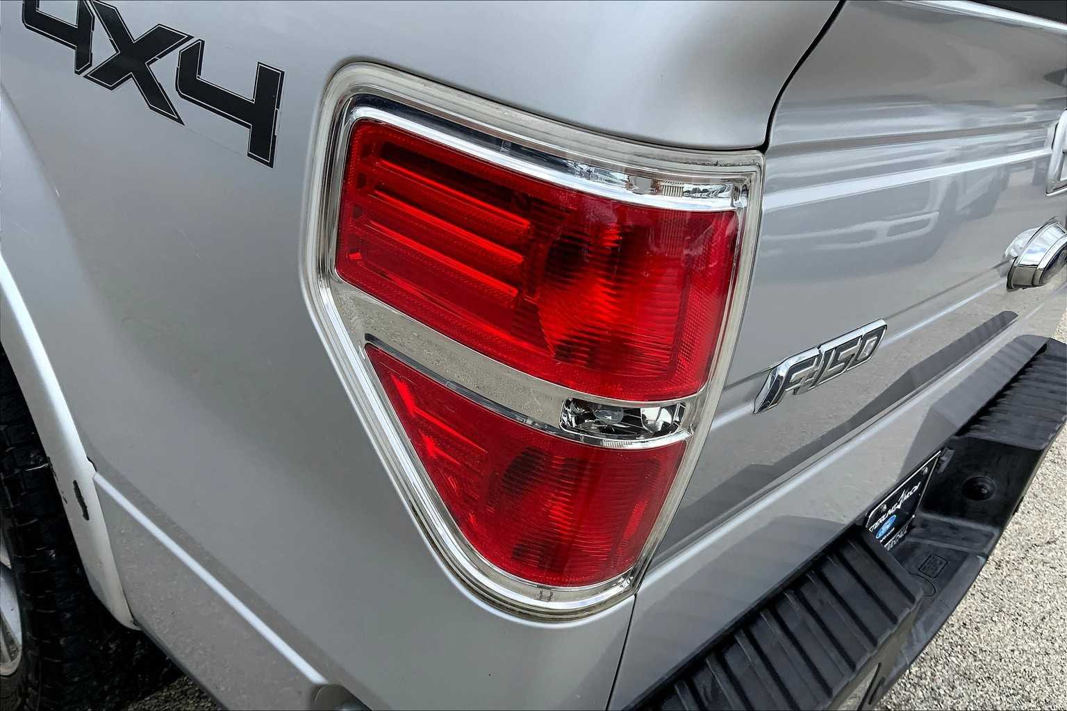 Used 2014 Ingot Silver Metallic Ford Lariat image 22