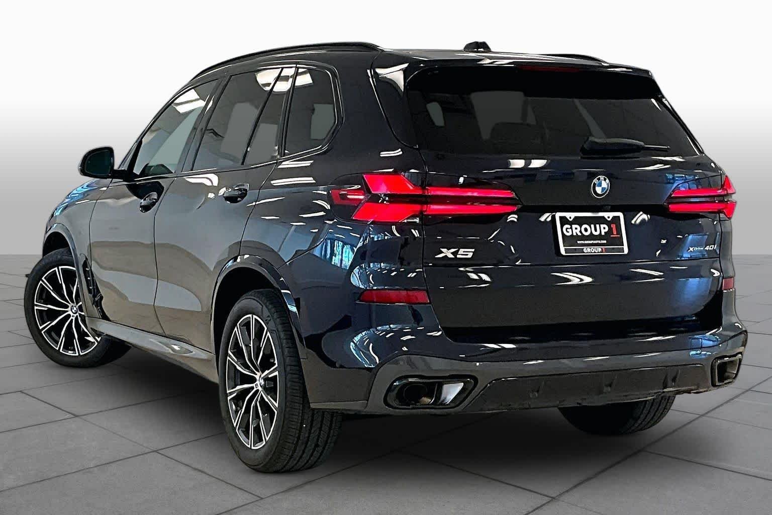 Used 2026 Carbon Black Metallic BMW xDrive40i image 11