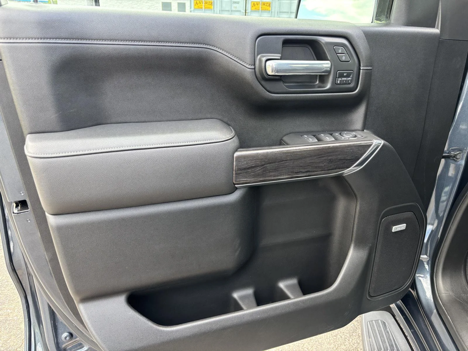Used 2021 Shadow Gray Metallic Chevrolet LTZ image 16