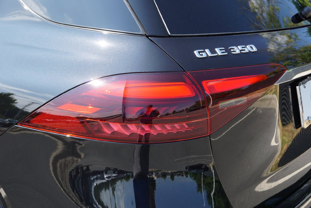 New 2026 Obsidian Black Metallic Mercedes-Benz GLE 350 image 14