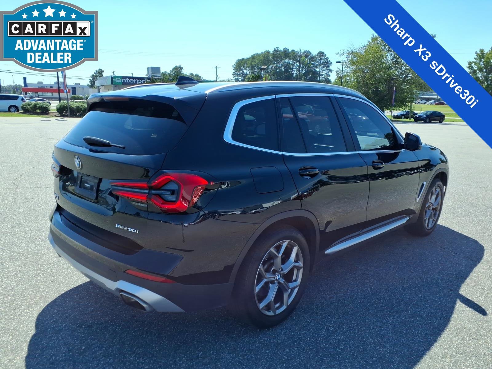 Used 2022  BMW sDrive30i image 5