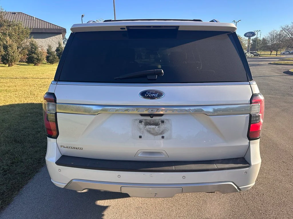 Used 2018 White Platinum Clearcoat Metallic Ford Platinum image 7
