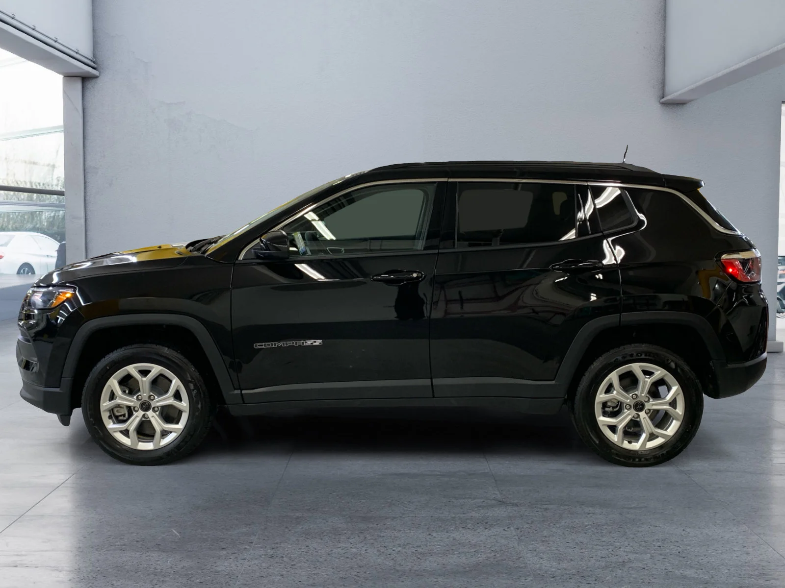 New 2026 Diamond Black Crystal Pearl Jeep North image 2