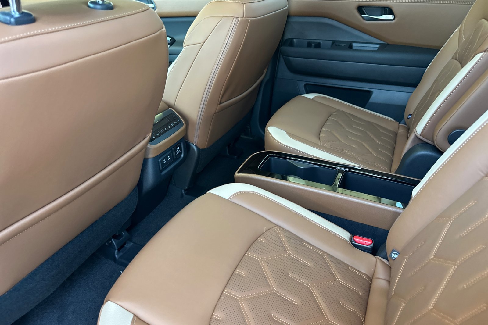 New 2026 Boulder Gray Pearl/Super Black Nissan Platinum image 12