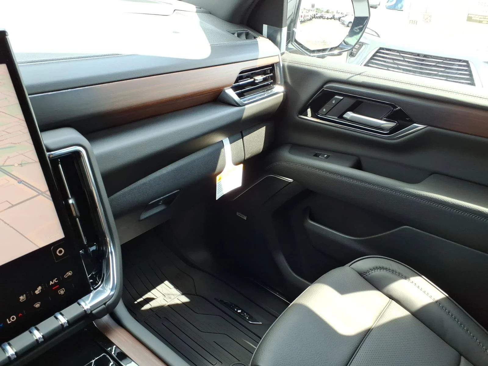 2026 GMC Yukon XL Denali - Photo 21