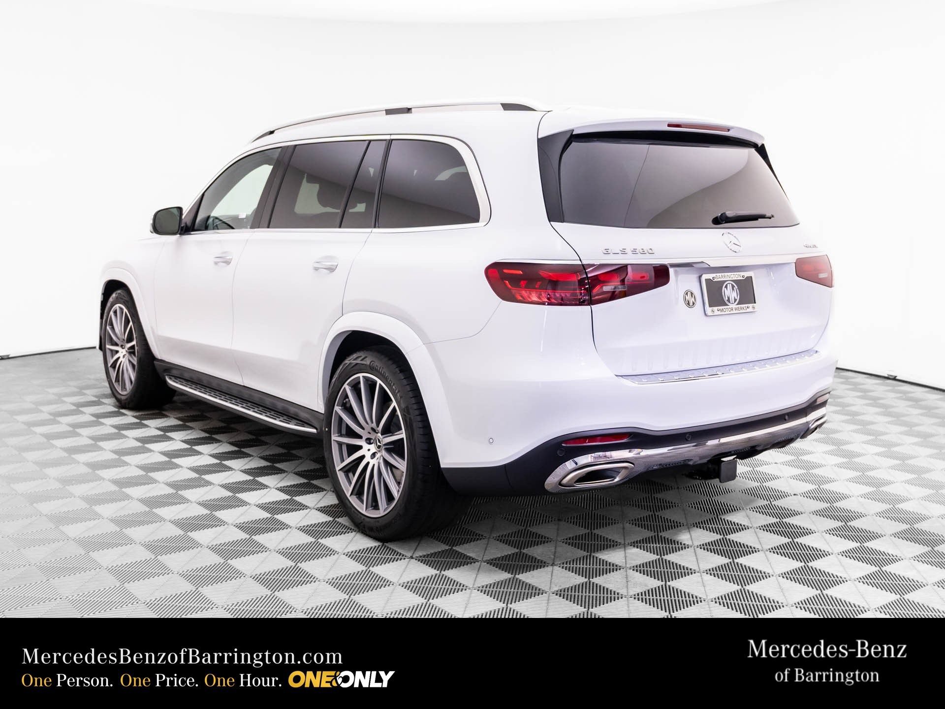 New 2026 MANUFAKTUR Moonlight White Metallic Mercedes-Benz GLS 580 image 46