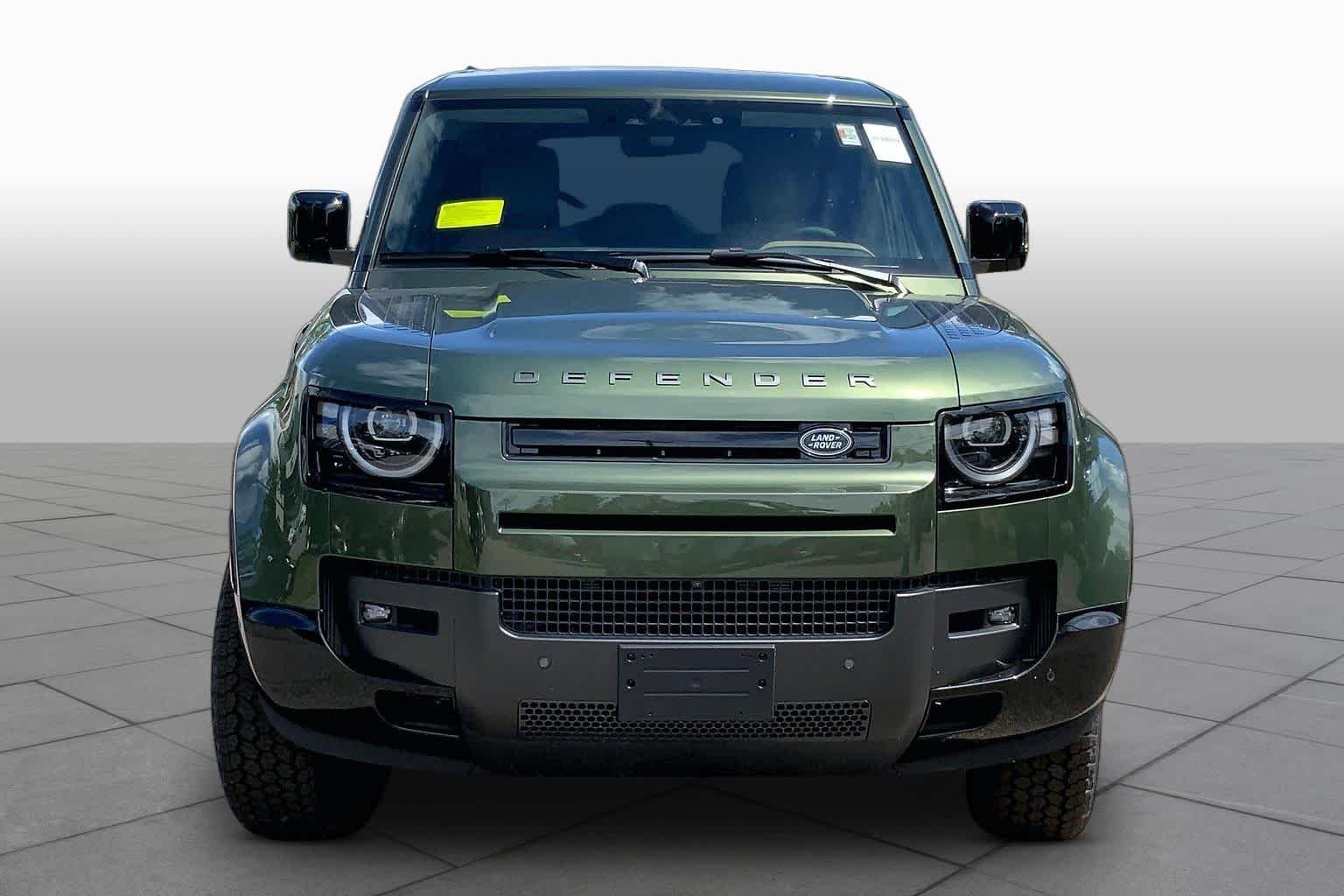 New 2026 Woolstone Green Land Rover X-Dynamic SE image 2