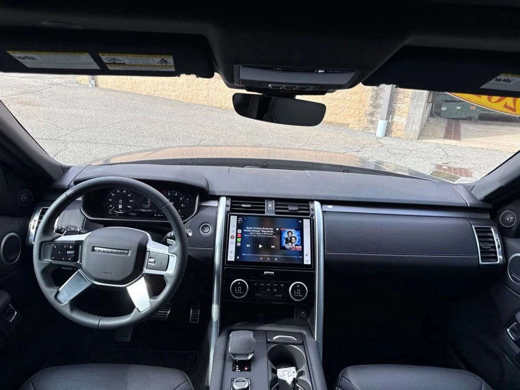 Certified Used 2025 Blue Land Rover Dynamic SE image 18