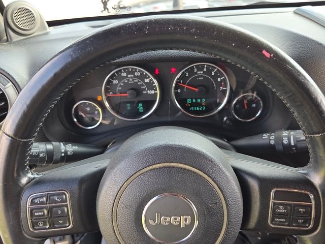 Used 2014 Gray Jeep Unlimited Sport image 25