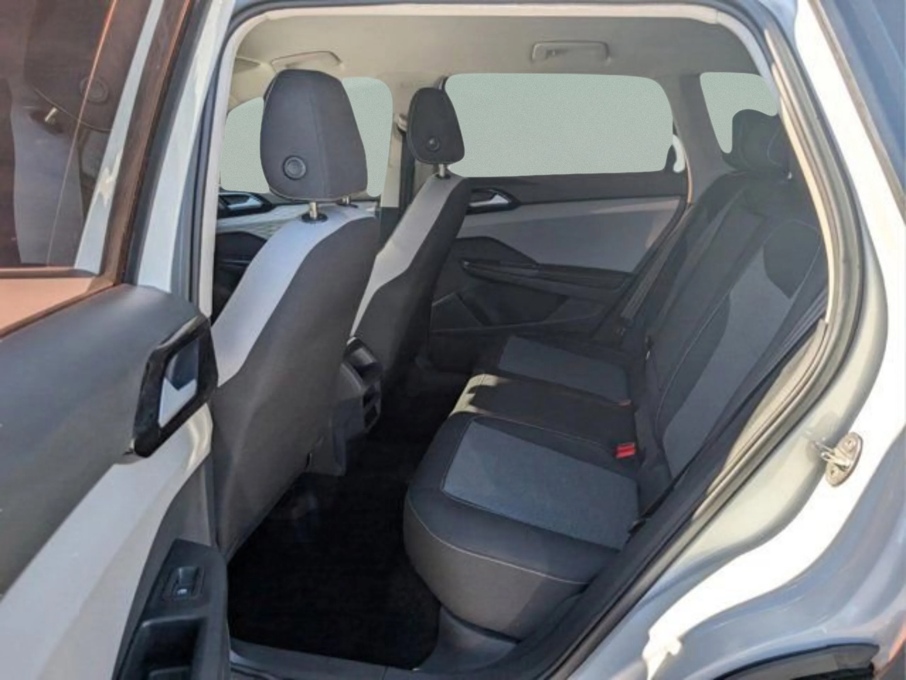 Used 2024 Pure White Volkswagen S image 20