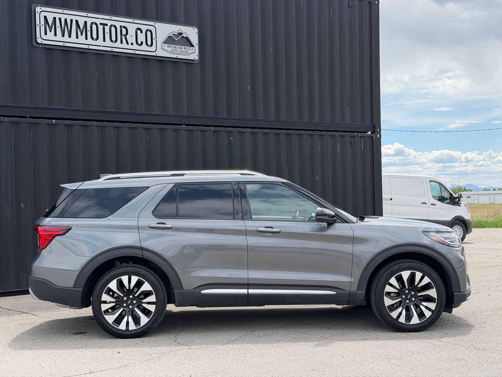 Used 2025 Gray Metallic Ford Platinum image 6