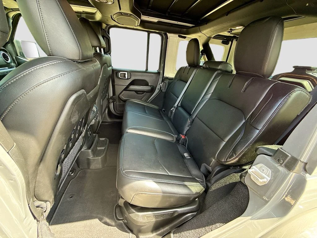 Used 2022 Sting-Gray Clearcoat Jeep Unlimited Rubicon image 26
