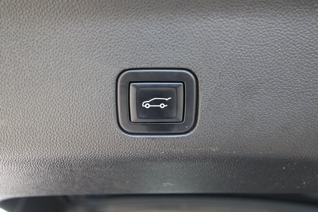Used 2022 Gray GMC SLT image 36