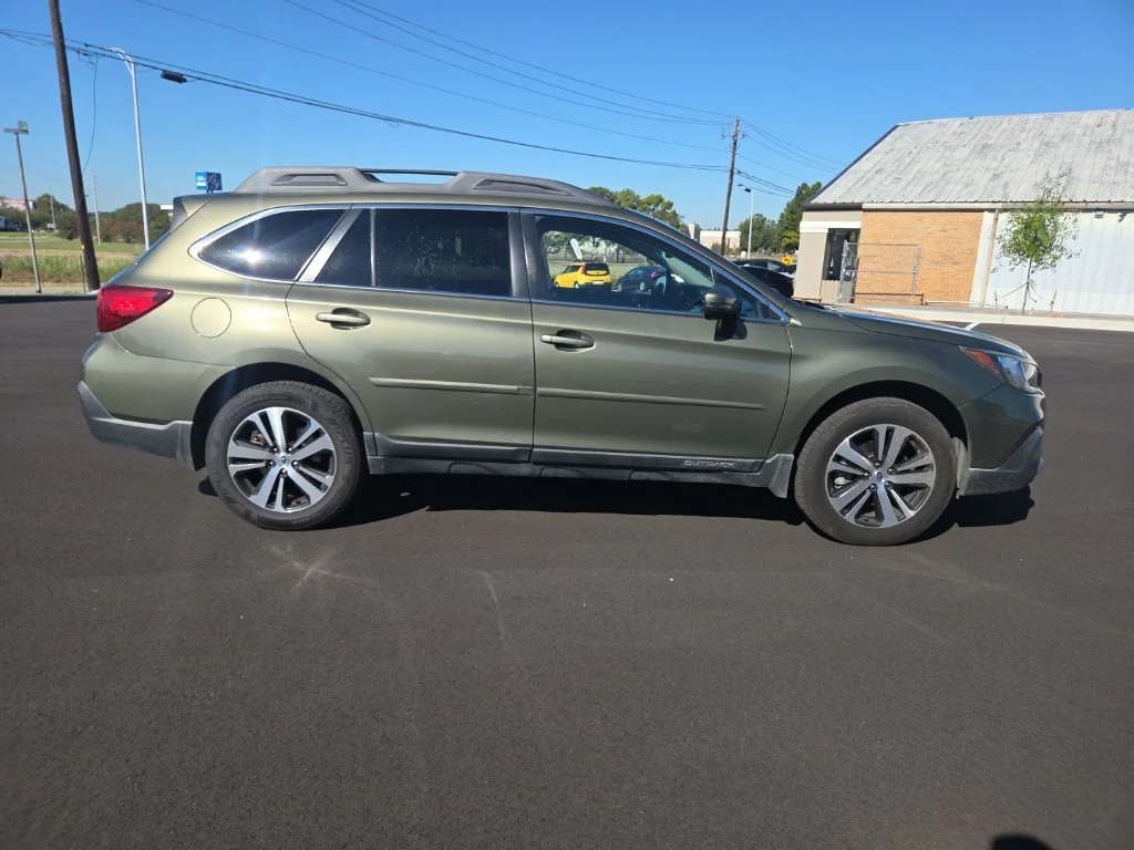 Used 2018 Green Subaru 2.5i image 15