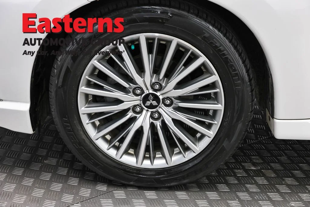 Used 2020 White Mitsubishi SEL image 31