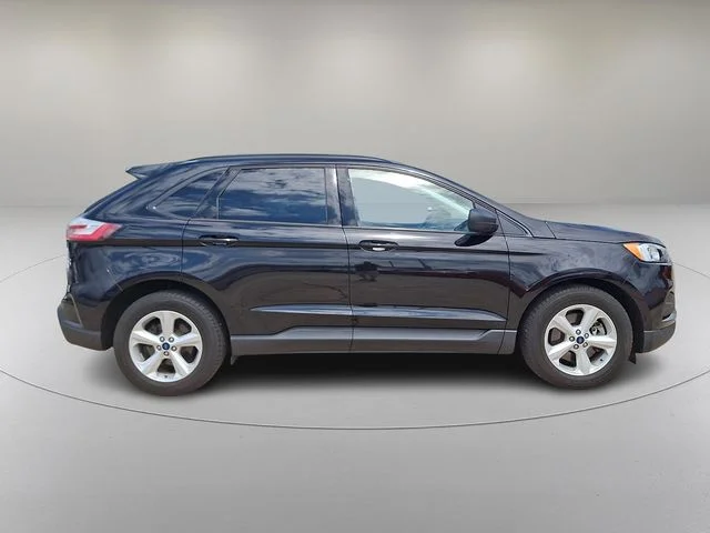 Used 2020 Black Ford SE image 12