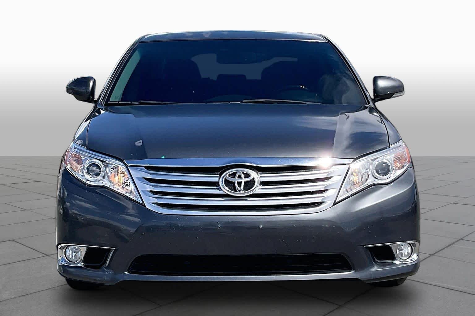 Used 2012 Magnetic Gray Metallic Toyota Limited image 3