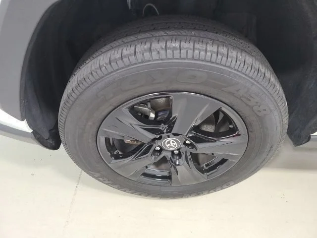 Used 2024 Ice Cap Toyota XLE image 37