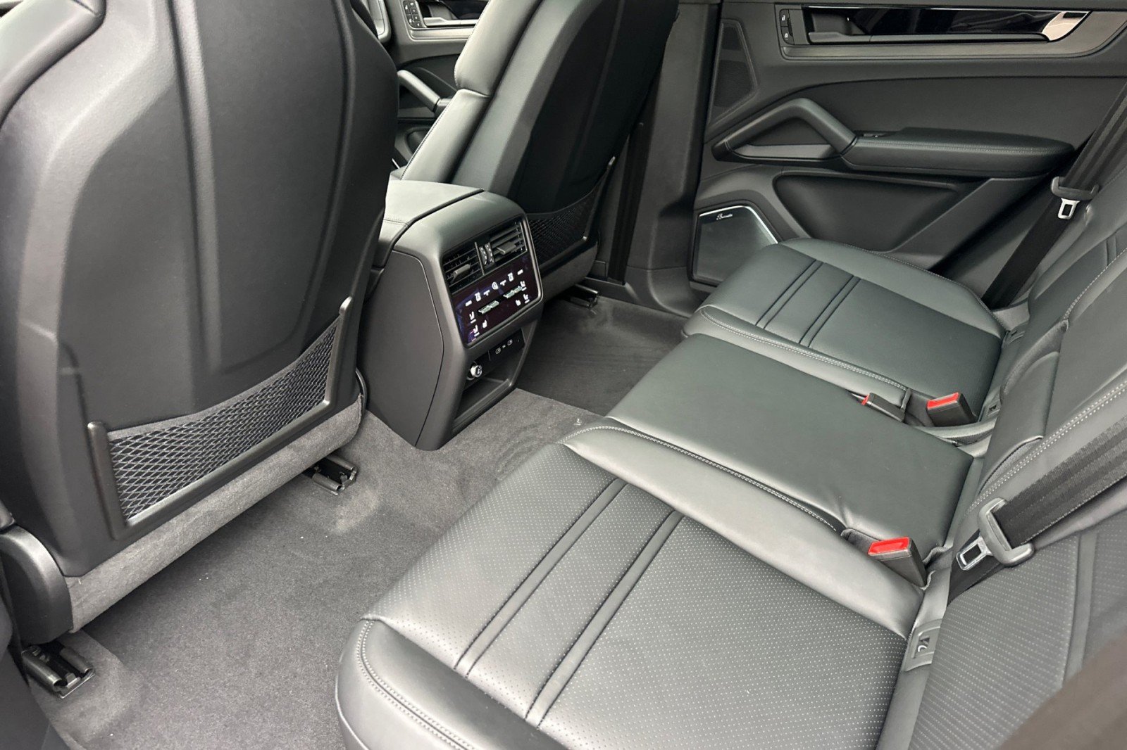 2026 Porsche Cayenne GTS - Photo 13