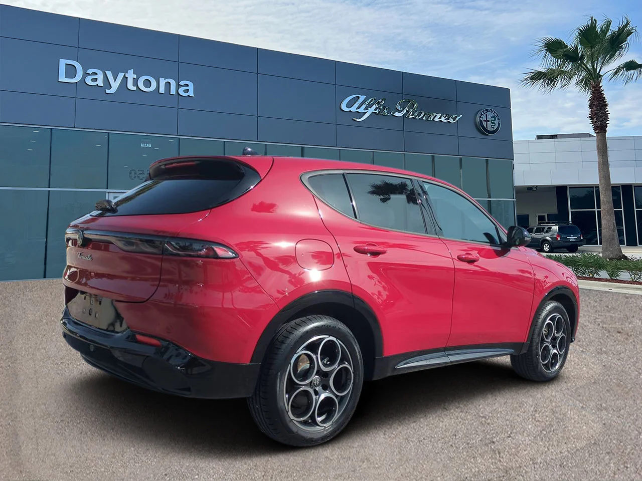 New 2025 Alfa Rosso (Red) Exterior Paint Alfa Romeo  image 3