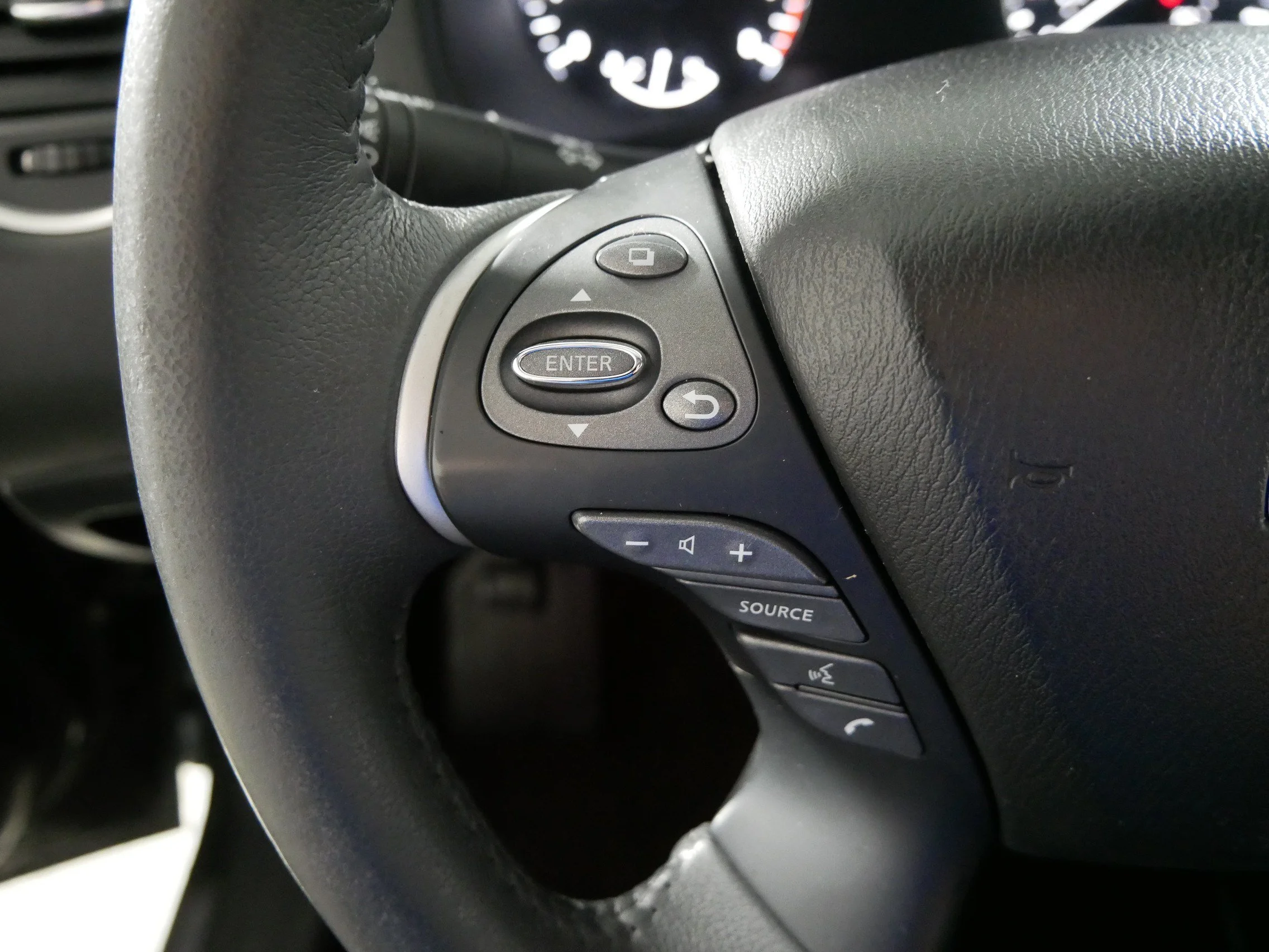 Used 2018 Magnetic Black Nissan SL image 27