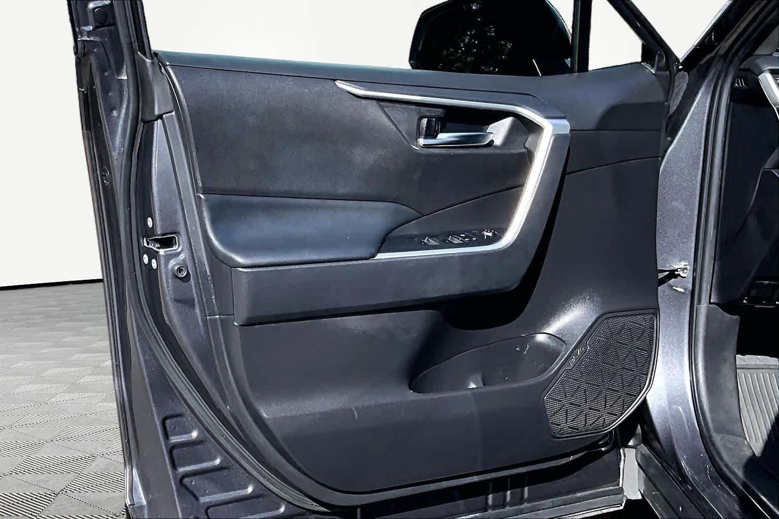 Used 2022 Magnetic Gray Metallic Toyota XLE image 22