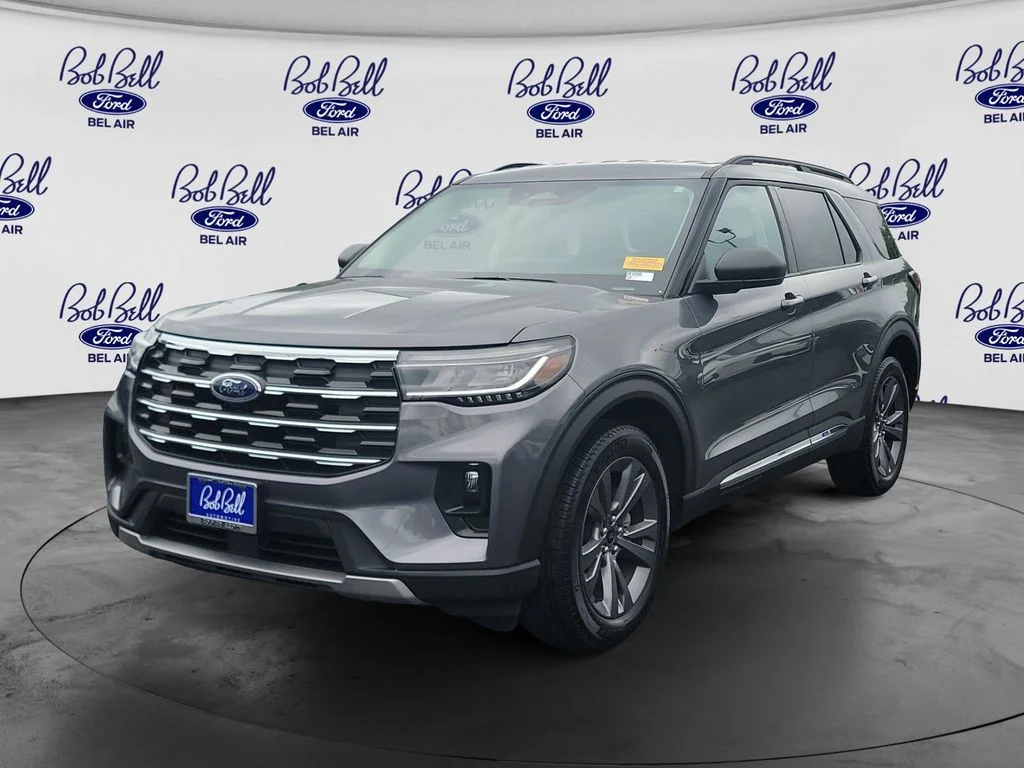 Used 2025 Gray Ford Active image 3