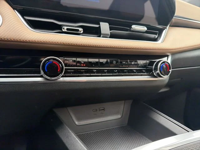 Used 2025 Blue Chevrolet ACTIV image 34