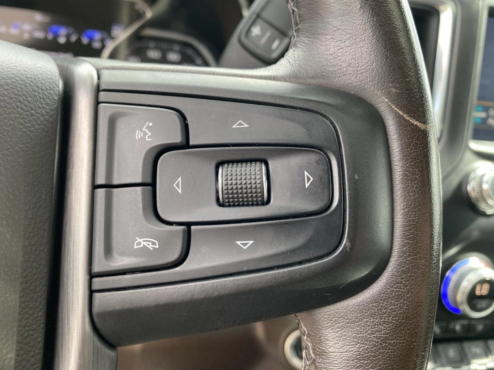 Used 2021 White Frost Tri-Coat GMC Denali image 17
