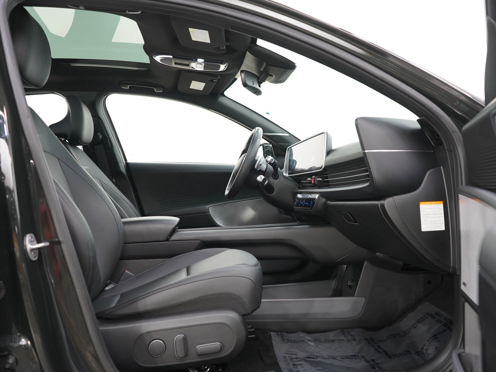 Certified Used 2023 Digital Green Hyundai Limited AWD image 12
