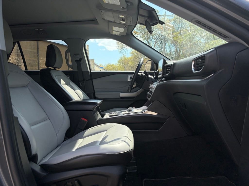 Used 2021 Gray Ford XLT image 16