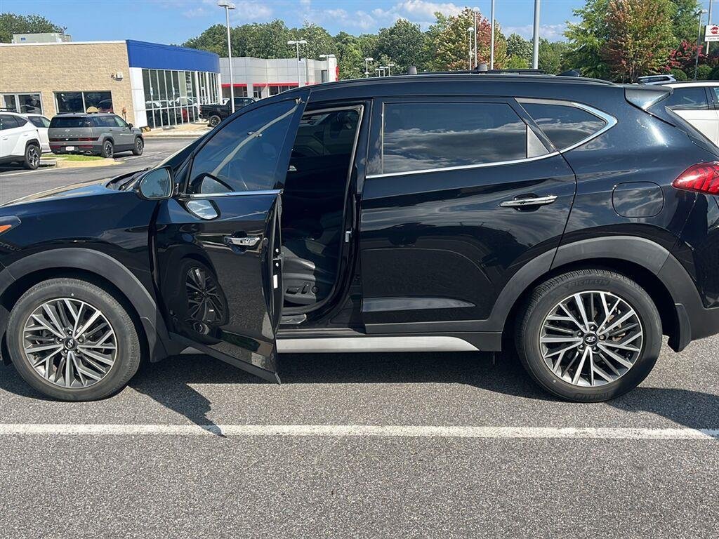 Used 2020 Black Noir Pearl Hyundai Ultimate image 10