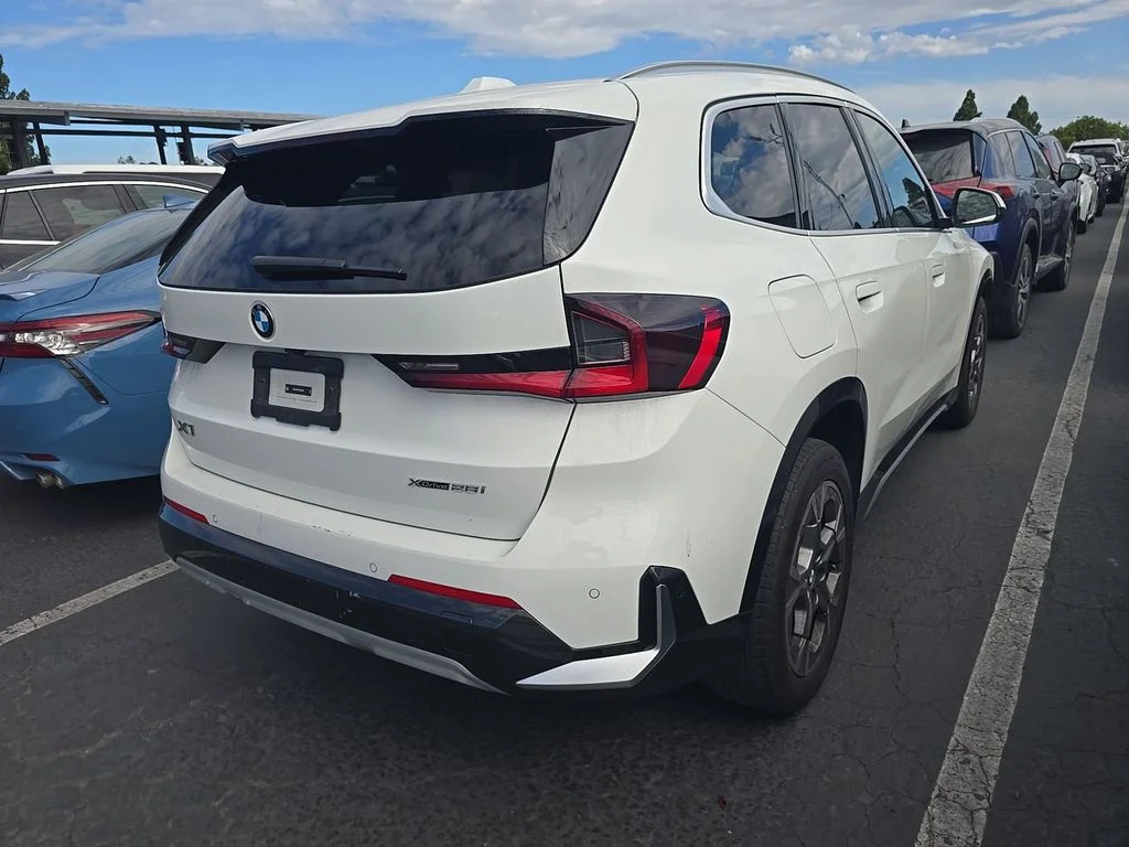 Used 2025 White BMW xDrive28i image 2