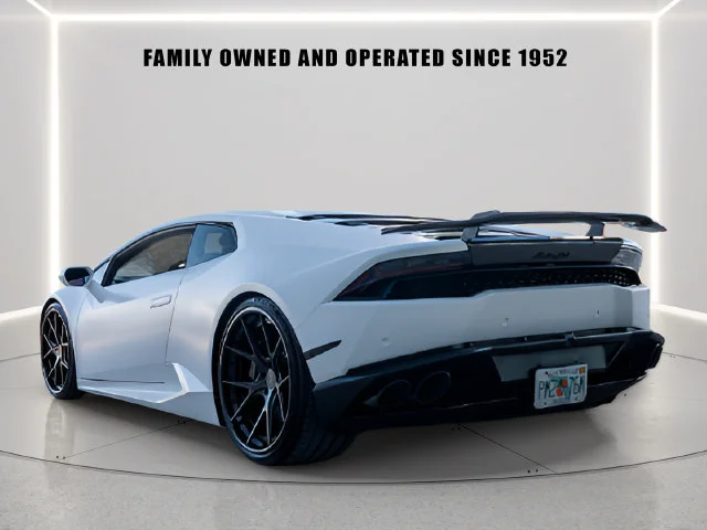 Used 2016  Lamborghini  image 9