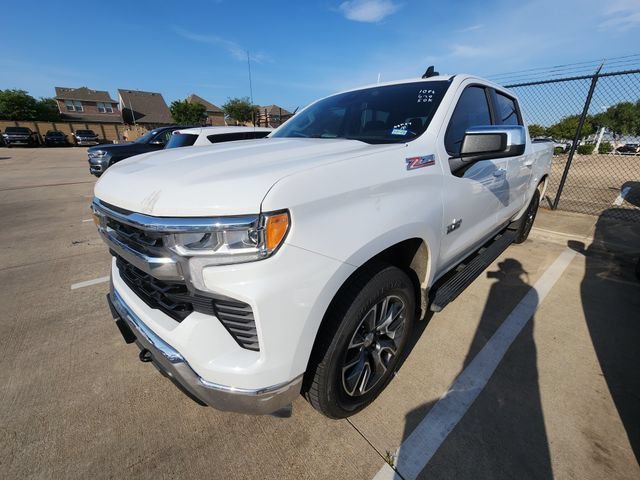 Used 2025 Summit White Chevrolet LT image 3