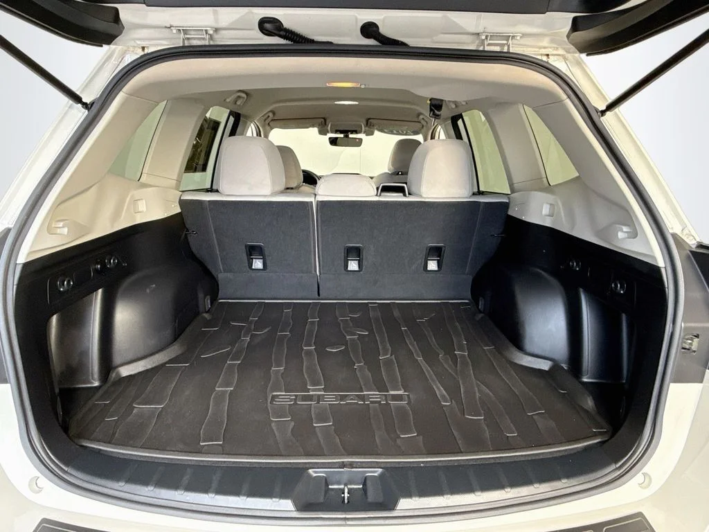 Used 2019 Crystal White Pearl Subaru Base image 23