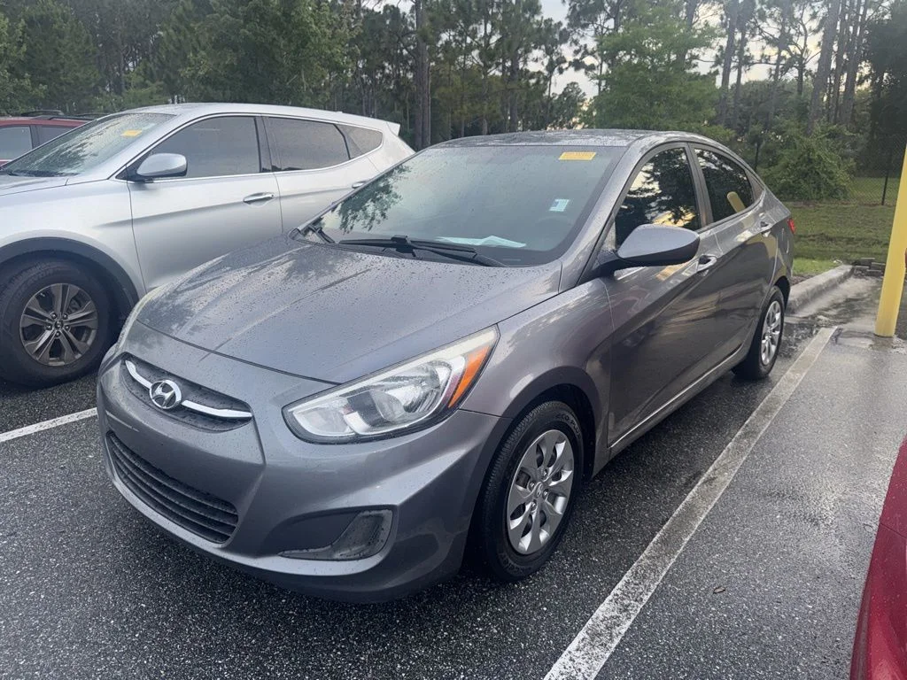 2017 Hyundai Accent SE 4-Door 6-Speed Automatic's photo