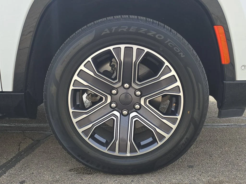 Used 2024 White Jeep Series II image 41