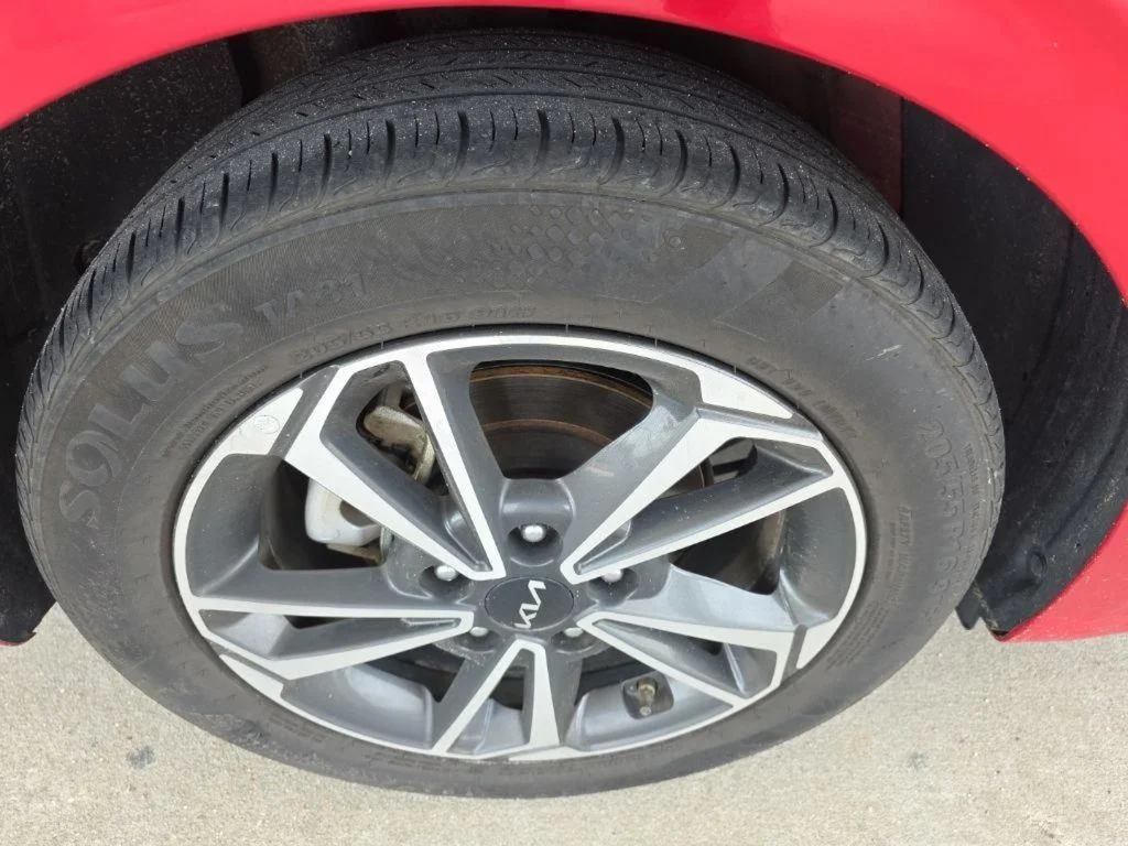 Used 2023 Red Kia LXS image 13