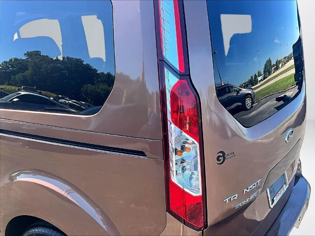 Used 2014  Ford Titanium image 29