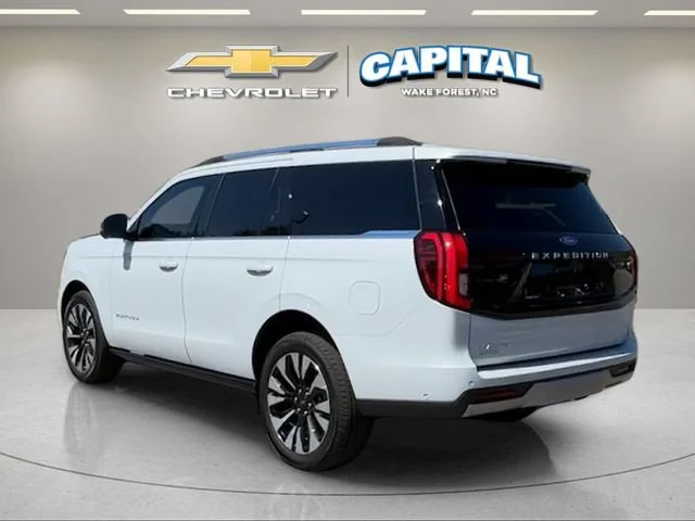 Used 2025  Ford Platinum image 3
