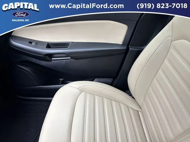 Used 2021 Red Ford SEL image 28