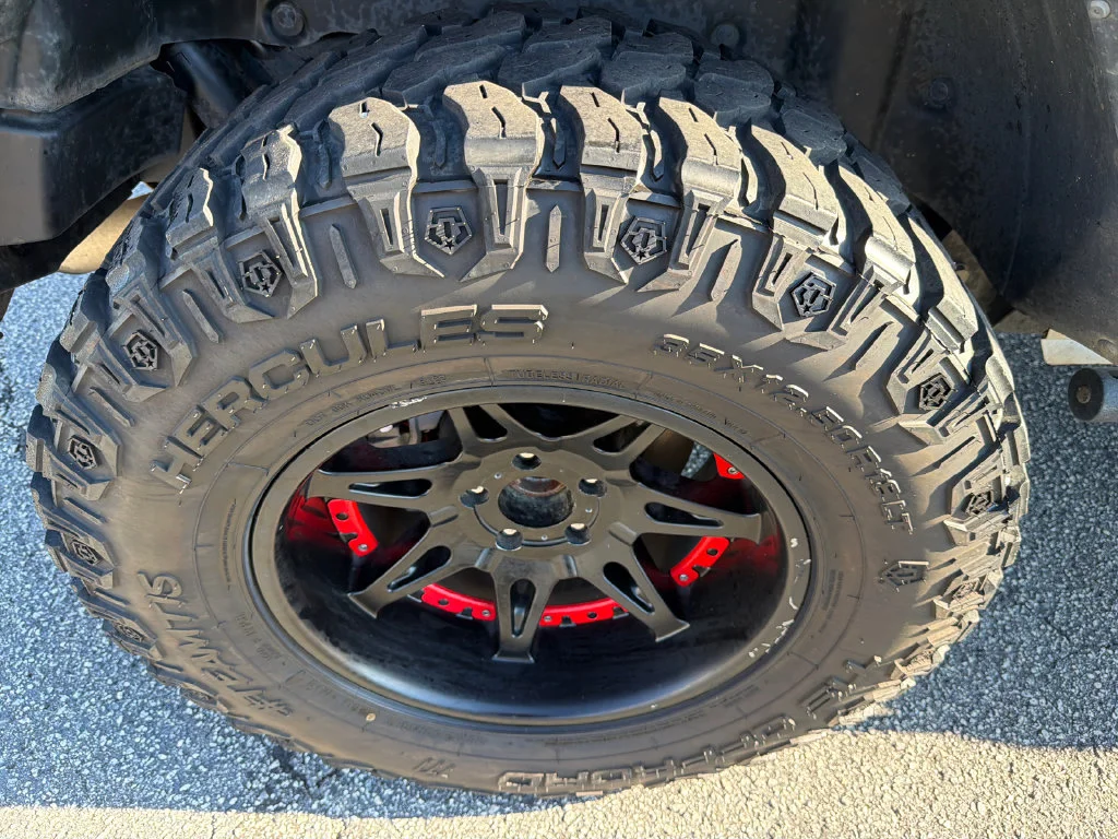 Used 2022 White/off-white Jeep Unlimited Rubicon 4xe image 17