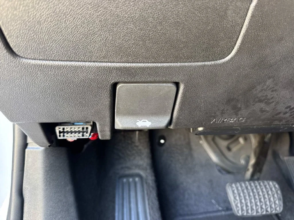 Used 2025 White Chevrolet LT image 43