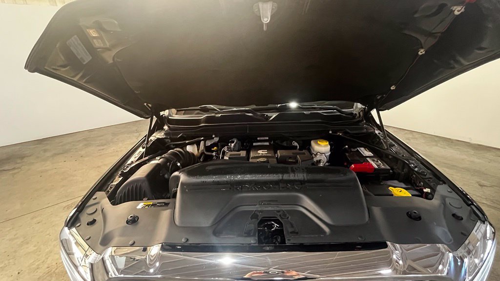 Used 2019 Diamond Black Ram Laramie image 6