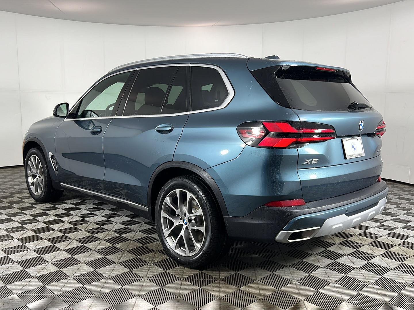 Certified Used 2025 Blue Ridge Mountain Metallic BMW xDrive40i image 9