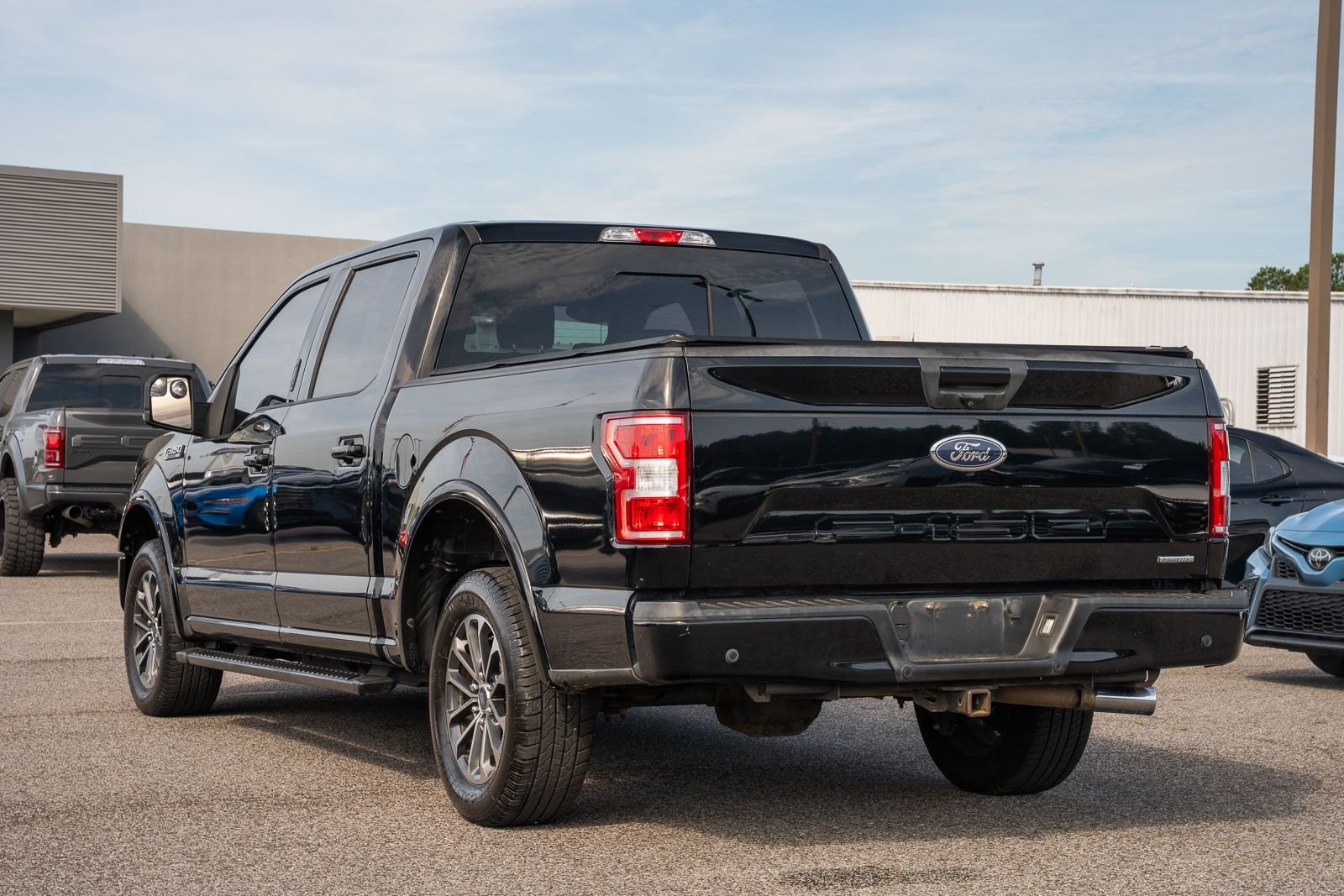 Used 2018 Black Ford XLT image 4