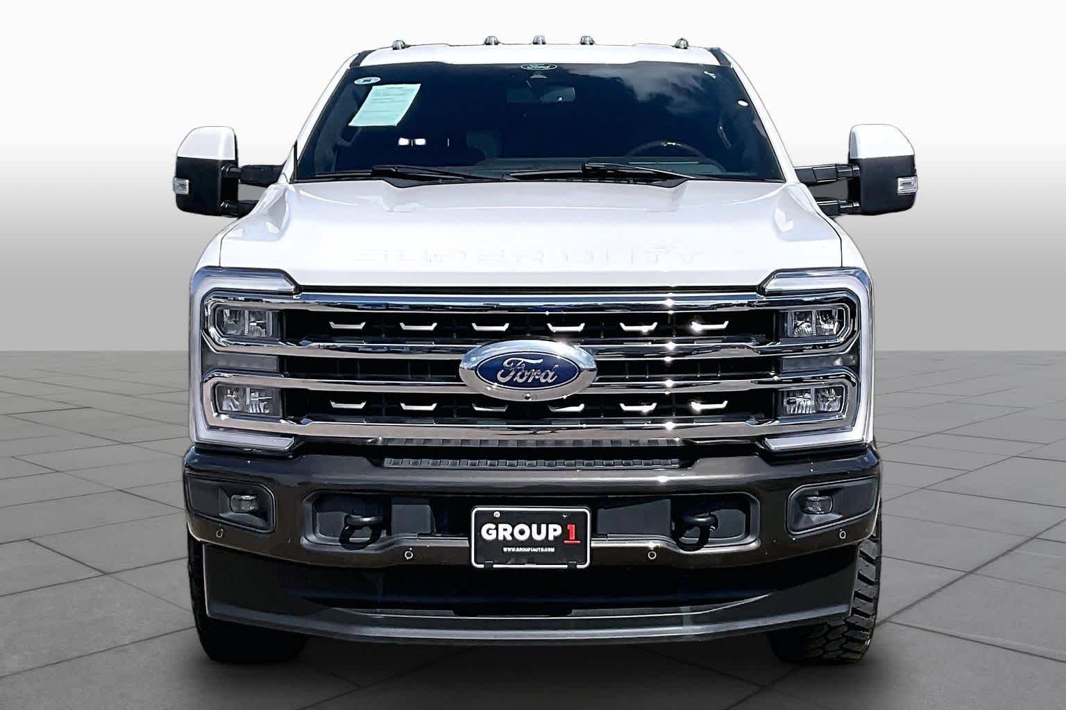 Used 2024 Star White Metallic Tri-Coat/Darkened Bronze Ford King Ranch image 4