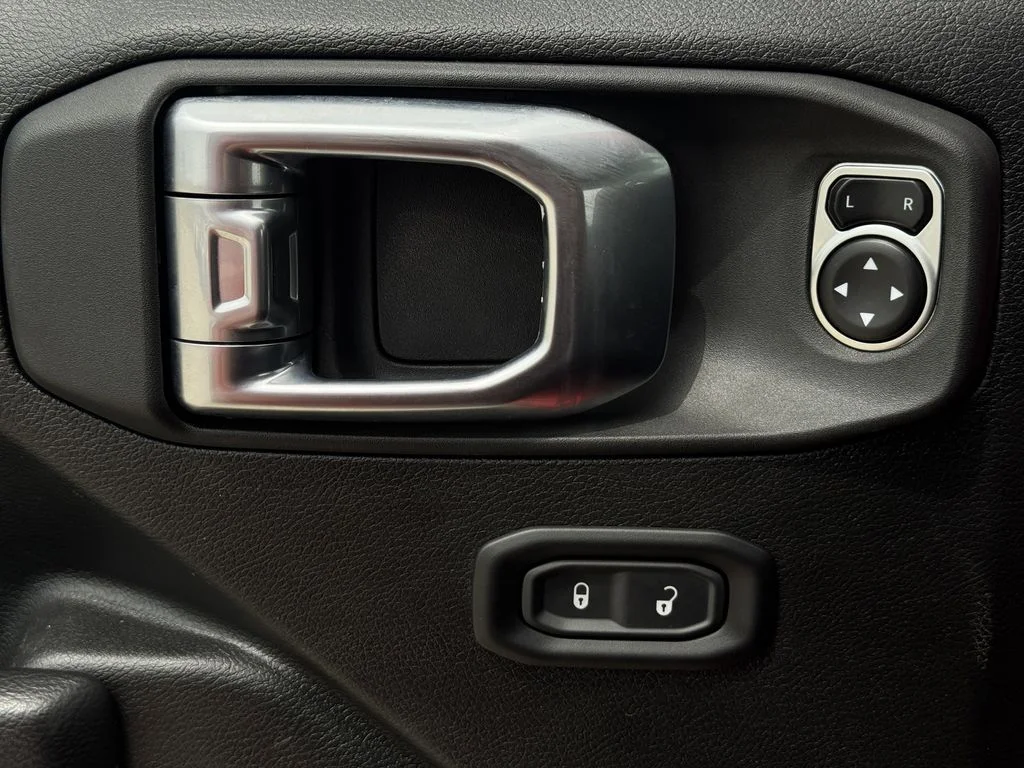 Used 2025 Red Jeep Rubicon image 21